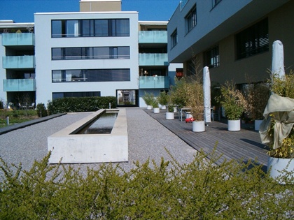 Brunnen_mit_Sitzplaetzen